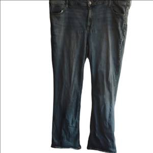 Old Navy Mid Rise Wow Boot Cut Jeans. Size 20.
